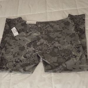 NWT Leggings Size L